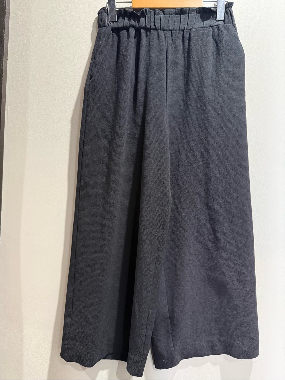 63. H&M Black Wide Leg Dress Pant Size 4
